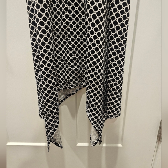 Nina Leonard Black and White Pull On Hankerchief Hem Dress Size Large - Picture 6 of 11